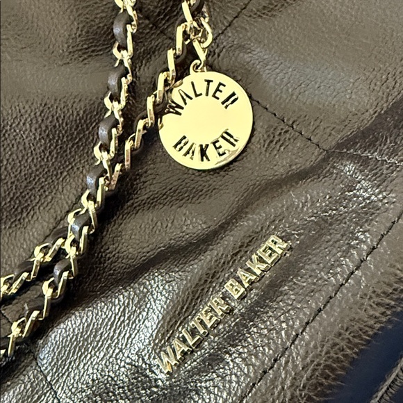 Walter Baker Black Genuine Leather Shoulder Bag with Gold Chain - Picture 8 of 9